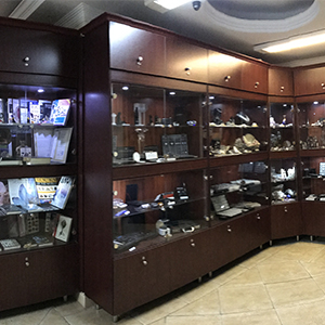 Benitoite گوهرشناسی