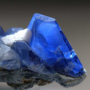 Benitoite گوهرشناسی